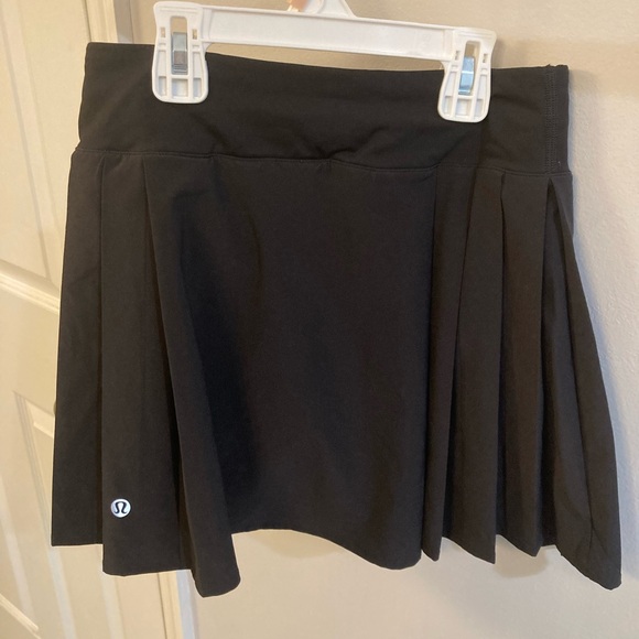 EUC Lululemon Side-Pleat High-Rise Tennis‎ Skirt
Black size 2 - Picture 1 of 5